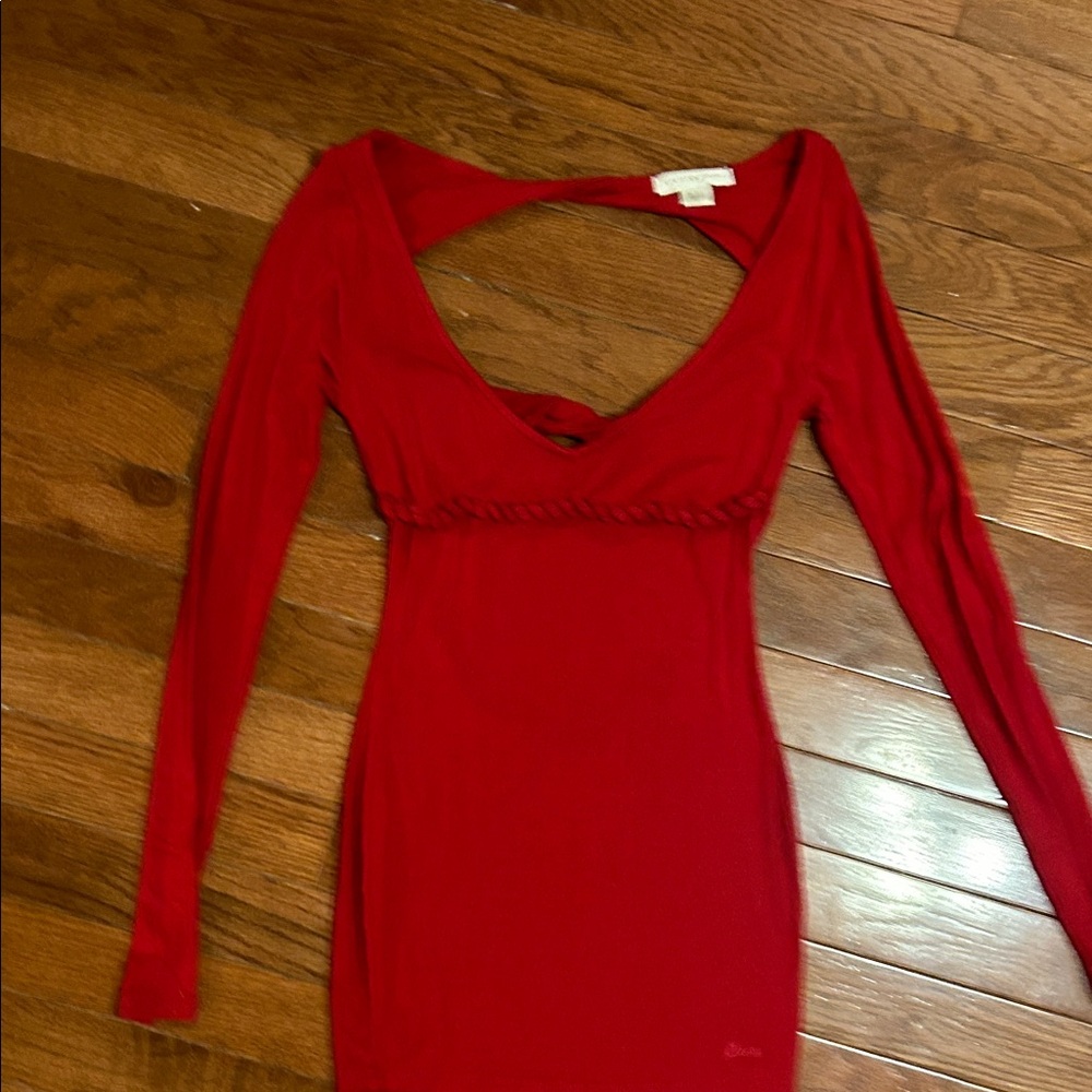 Guess top Red top
